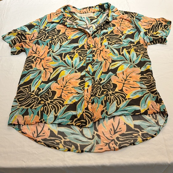 Free People Lightweight Button Up in Size Large - Picture 4 of 15
